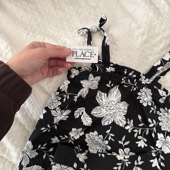 Floral Black and White two piece set with built in shorts! - Picture 2 of 7